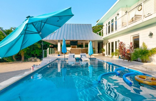 Tavernier House | Private beach and dazzling bayside sunsets await you!