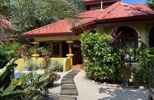 Nosara House | Private Beach House with pool on Playa Pelada (Nosara). Pet friendly
