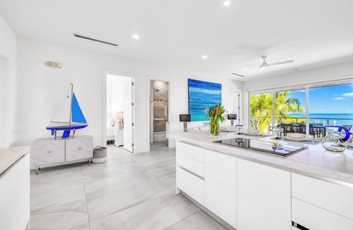 Islamorada House | Private Beach/Private overwater dock/Heated Pool/Mahi Key