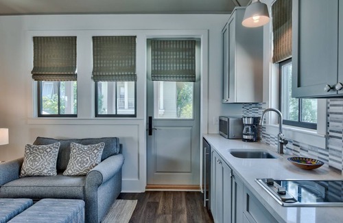 Rosemary Beach Cottage | PRIVATE BEACH/POOL ACCESS-Cozy Getaway Retreat For Two with Two Bikes