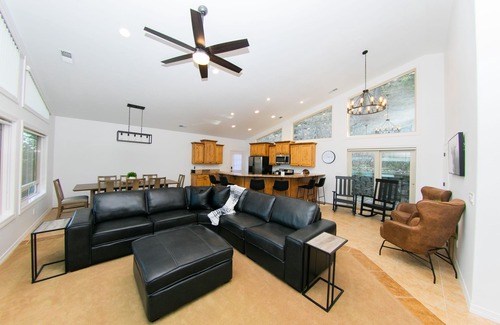 Hayden View Estates House | Private beautiful lake home 2 car garage w/dock & kayak access-3 miles to town!