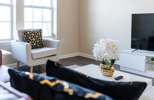 Downtown Indianapolis Apartment | Private Bedroom Downtown INDY - Shared