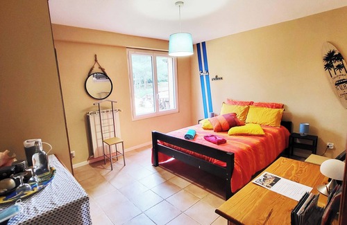 La Ciotat Bed & Breakfast | Private bedroom, swimming pool, pool-house, summer kitchen in beautiful, quiet property