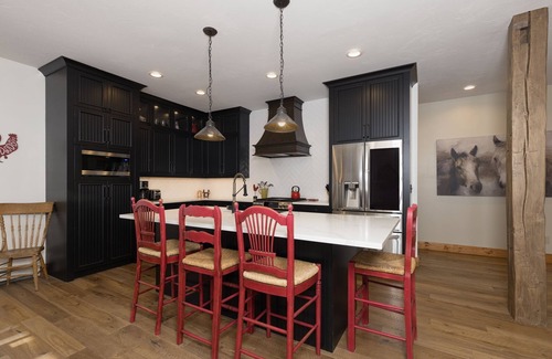 Antler Ridge House | Private cabin in the woods! Game Room, Hot Tub, Ping Pong, Large Patio Swing!