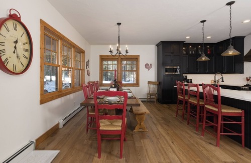 Antler Ridge House | Private cabin in the woods! Game Room, Hot Tub, Ping Pong, Large Patio Swing!