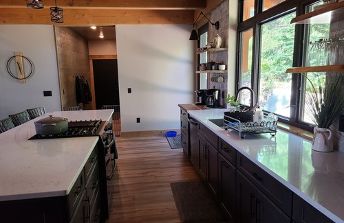Lead Cabin | Private cabin on gated 12 acres located close to Deadwood, Sturgis and Lead.