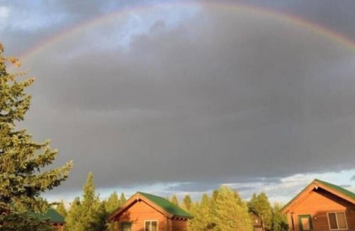 Last Chance Cabin | Private Cabins 2 - 2 Queens