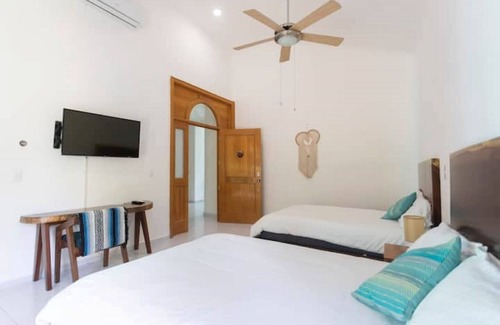 Alfredo V. Bonfil Villa | Private Cancun Villa | Pool, Garden | Family-Friendly | Near Beaches & Shopping"