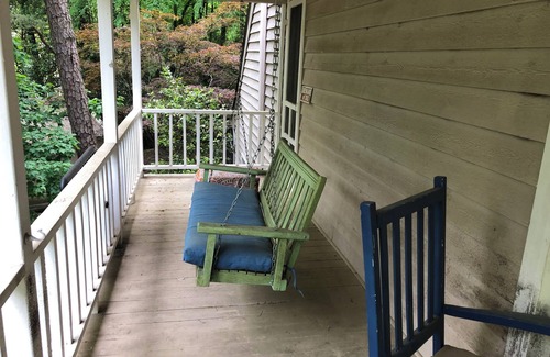 Madison Park Apartment | Private charming 1 bedroom/1 bath studio in a lovely safe Charlotte neighborhood