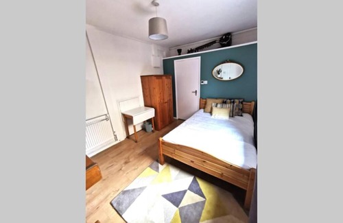 Nottingham House | Private Comfortable Guest Suite - Nottingham