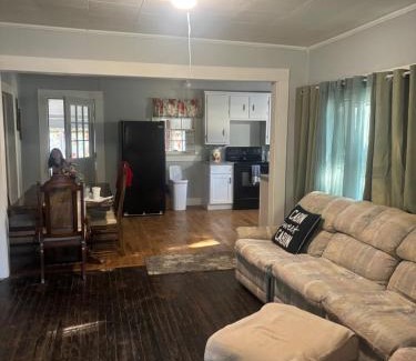 Clemmons House | Private Cottage in Rural Clemmons