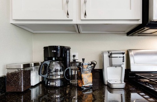East Cesar Chavez House | Private Craftsman Cottage in East Austin