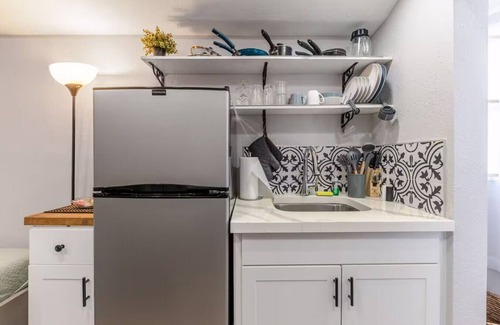 St. Petersburg - Clearwater Apartment | Private Deck Pet Friendly Spacious Courtyard