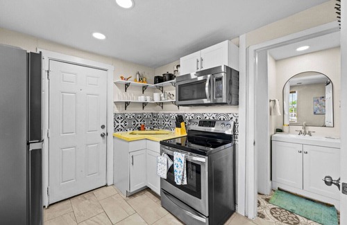 St. Petersburg - Clearwater Apartment | Private Deck Pet Friendly Spacious Courtyard
