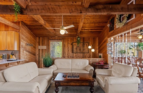 Gainesville House | Private Deck w/ Lake View, Outdoor Bar & Kitchen