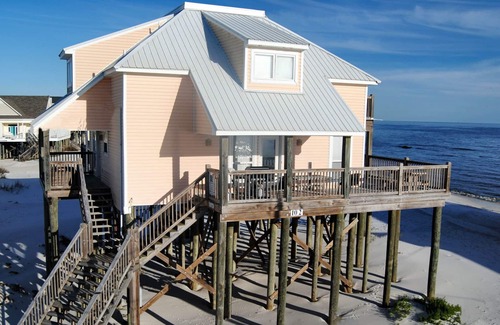 Dauphin Island House | Private dipping Pool, a Game Room, roof-top Crow's Nest - Kowabunga