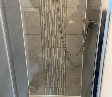 Sholden House | Private Double en-suite Room at the Groves