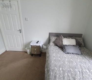 Grangetown House | Private Double Room in Cardiff