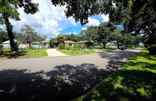 St. Petersburg - Clearwater House | Private entrance room & bathroom w/courtyard close to beach & Downtown