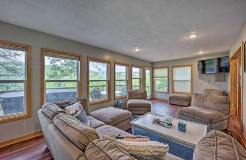 Beaver House | Private Eureka Springs Retreat with Hot Tub!