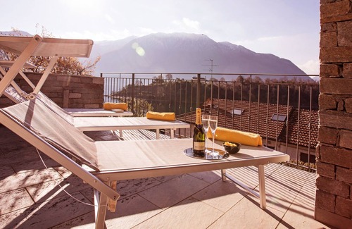 Ossuccio Villa | Private family villa Sleeps 14 Guests featuring hot tub and sauna.