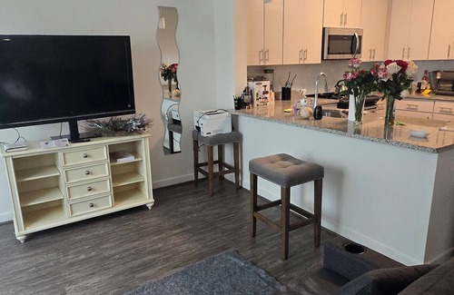 Cottage City Apartment | Private Furnished Room w/Parking near Downtown