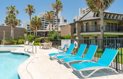 South Padre Island House | Private Garden Patio Near Pool Beachfront Resort
