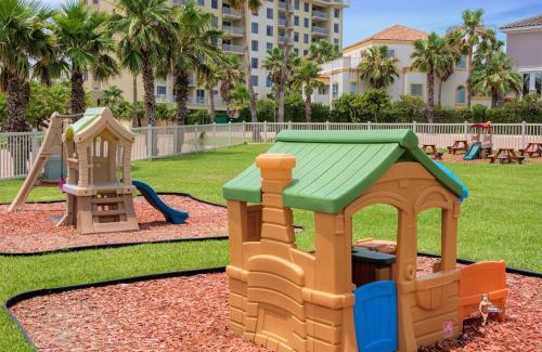 South Padre Island House | Private Garden Patio Near Pool Beachfront Resort