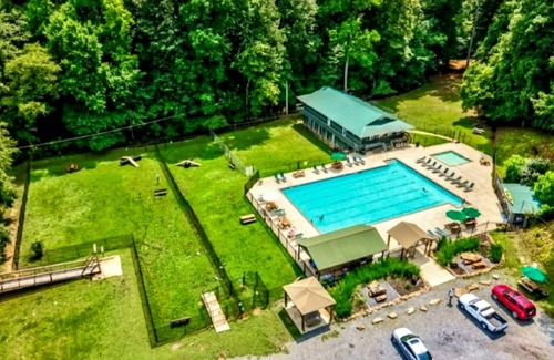 Ellijay House | Private Glampsite w/Outdoor Theater & Fire Pit