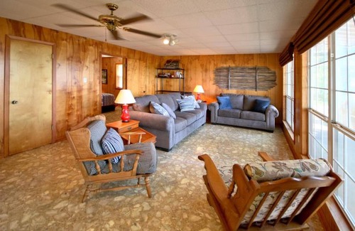 Negreet House | Private*Great View*Large Deck*Boathouse*Spectacular Sunsets*Sleeps 8+* Relax