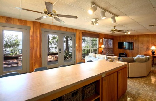 Negreet House | Private*Great View*Large Deck*Boathouse*Spectacular Sunsets*Sleeps 8+* Relax