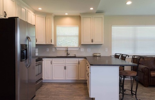 Brushy Bend Park House | Private Guest House on 3 acres