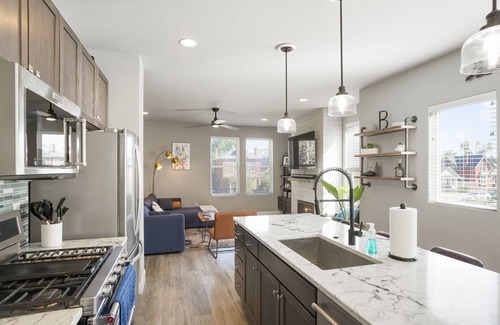 Lincoln Park House | Private Gym, Rooftop Deck, Luxury Downtown Denver Living