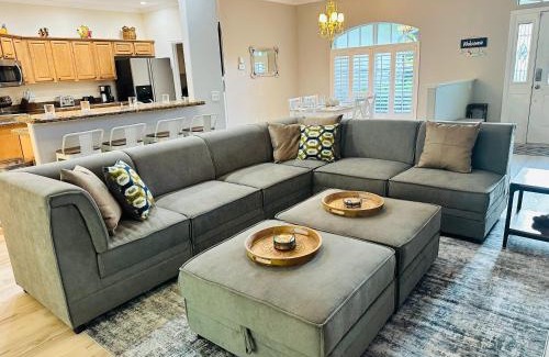 Vero Beach South House | Private Heated Pool & Beach House, 3 King Beds, TVs in all rooms, BBQ, Screened in Pool, 15 min to Beach, Private Neighborhood, 1000mbps WiFi