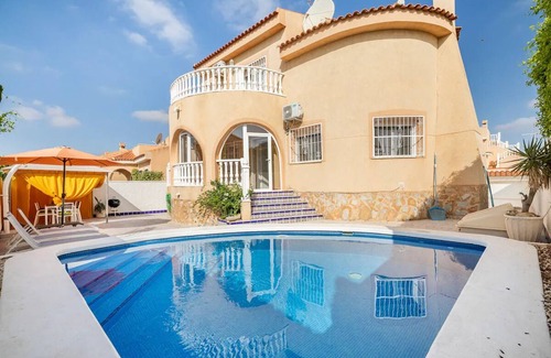 Quesada Villa | Private Holiday Villa Rental with Private Pool
