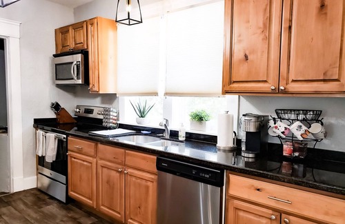 Downtown Salt Lake City House | Private Home+Backyard Refuge w Full Fence, BBQ, Gazebo+Walk to Downtown+Pets Ok!