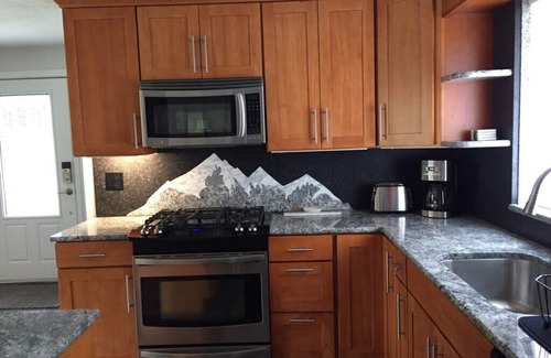 Port Angeles House | Private Home; Hurricane Ridge:A/C,Hot Tub, Gas Grill, Fire Pit, Fenced Back Yard