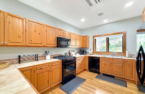 Edwards Villa | Private Hot Tub, 2700 Sq Feet, borders Open Space - Arrowhead