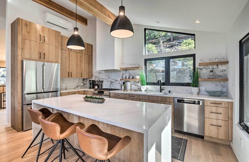 Kings Beach House | Private Hot Tub: Family-Friendly Lake Tahoe House