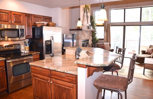 Warrior's Mark Ski Chalet | Private Hot Tub | Walk to Lift & Main St