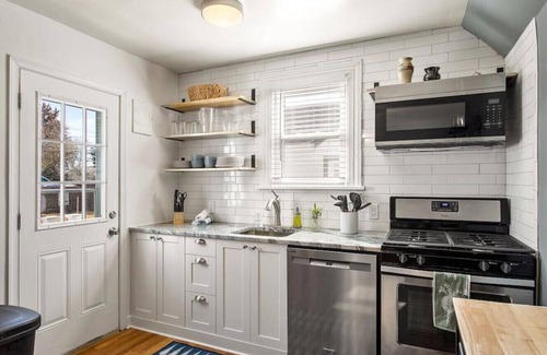 Richmond House | Private House Mins to Maymont Park, Trails & VCU!