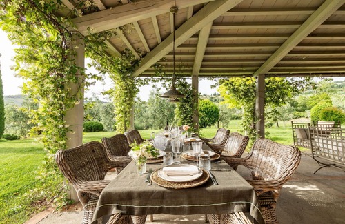 San Casciano dei Bagni Villa | Private Villa with hot tub, A/C, private pool, WIFI, TV, patio, pets allowed, panoramic view