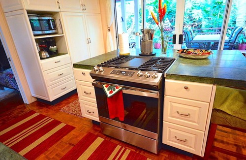 Kahaluu Bay Villa | Private Kona Villa, Pano Ocean Views! . Kona IronMan Special !