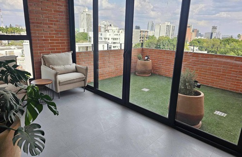Lafayette Apartment | Private Loft Walking Distance from CAS | Duna S.