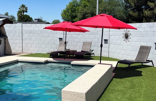 Chandler House | Private Luxury Oasis W/HEATED AND COOLED POOL