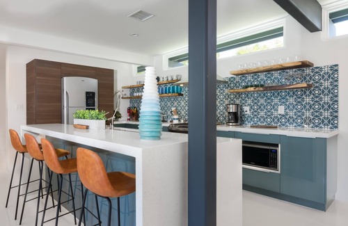 Palm Springs House | Private Luxury Retreat. 6 Bedroom+bonus kid's room