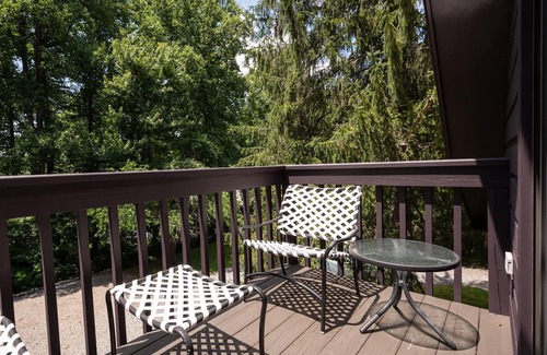 Weaverville Cabin | Private luxury stream cabin close to Blue Ridge Parkway