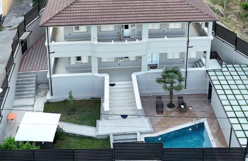 Zues Villa | Private Luxury Villa, River View