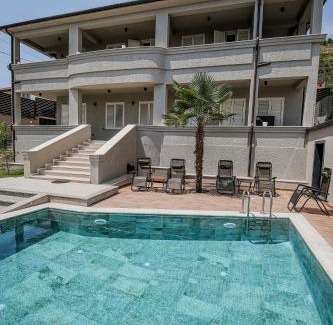 Zues Villa | Private Luxury Villa, River View