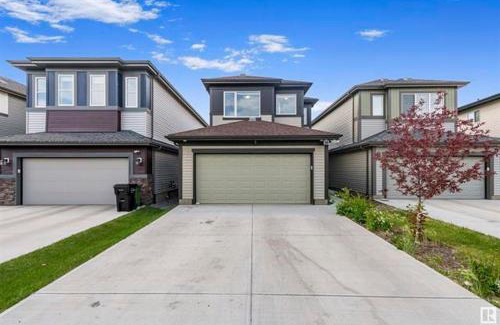 Southwest Edmonton House | Private Master Bed Room A